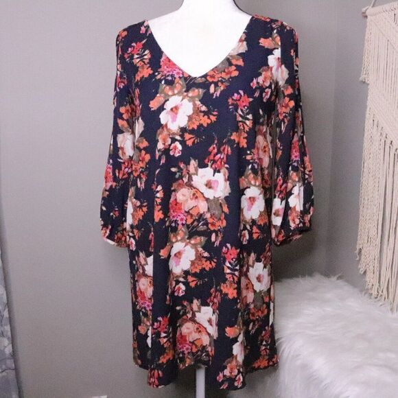 Lulu's | Floral Shift Dress Small Long Sleeve V Neck - Picture 3 of 8